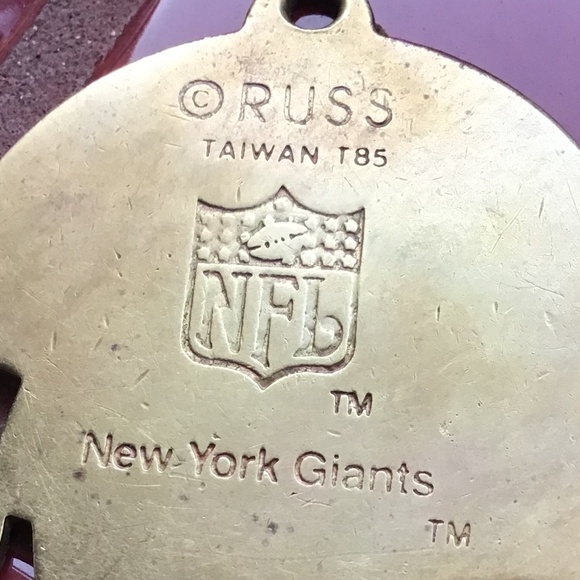 Vintage New York Giants NFL Football Helmet Keychain Ornament Brass - Picture 14 of 15